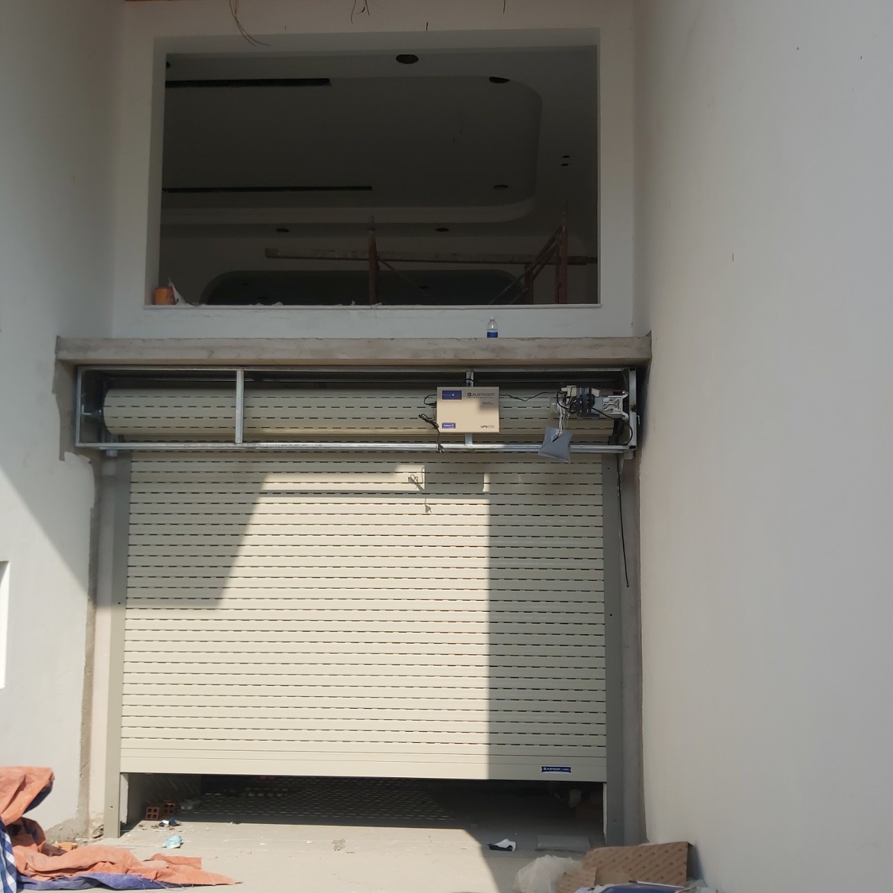 Bộ-lưu-điện-D2000-Door-terch-Austdoor-456