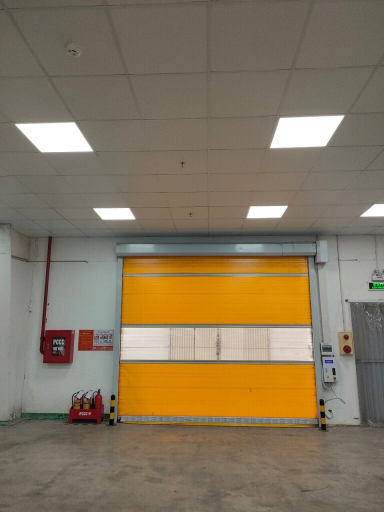 cua-cuon-nhanh-AD-2000-PVC-AUSTDOOR-0444