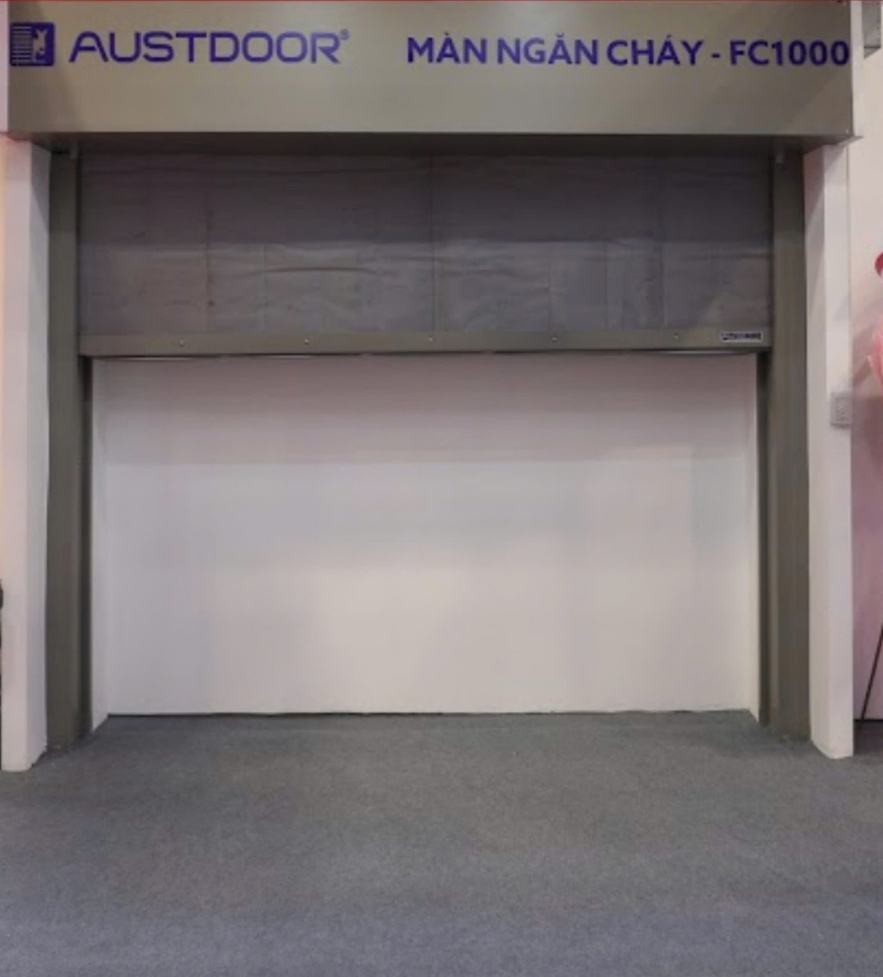cua_cuon_chong_chay_ei60_austdoor_02