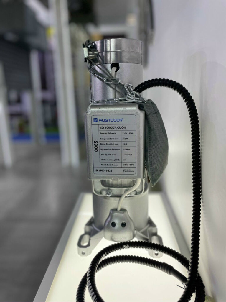 mo-to-cua-cuon-s200-03