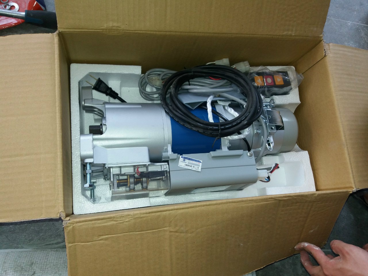 motor_cua_cuon_austdoor_ah300a_04