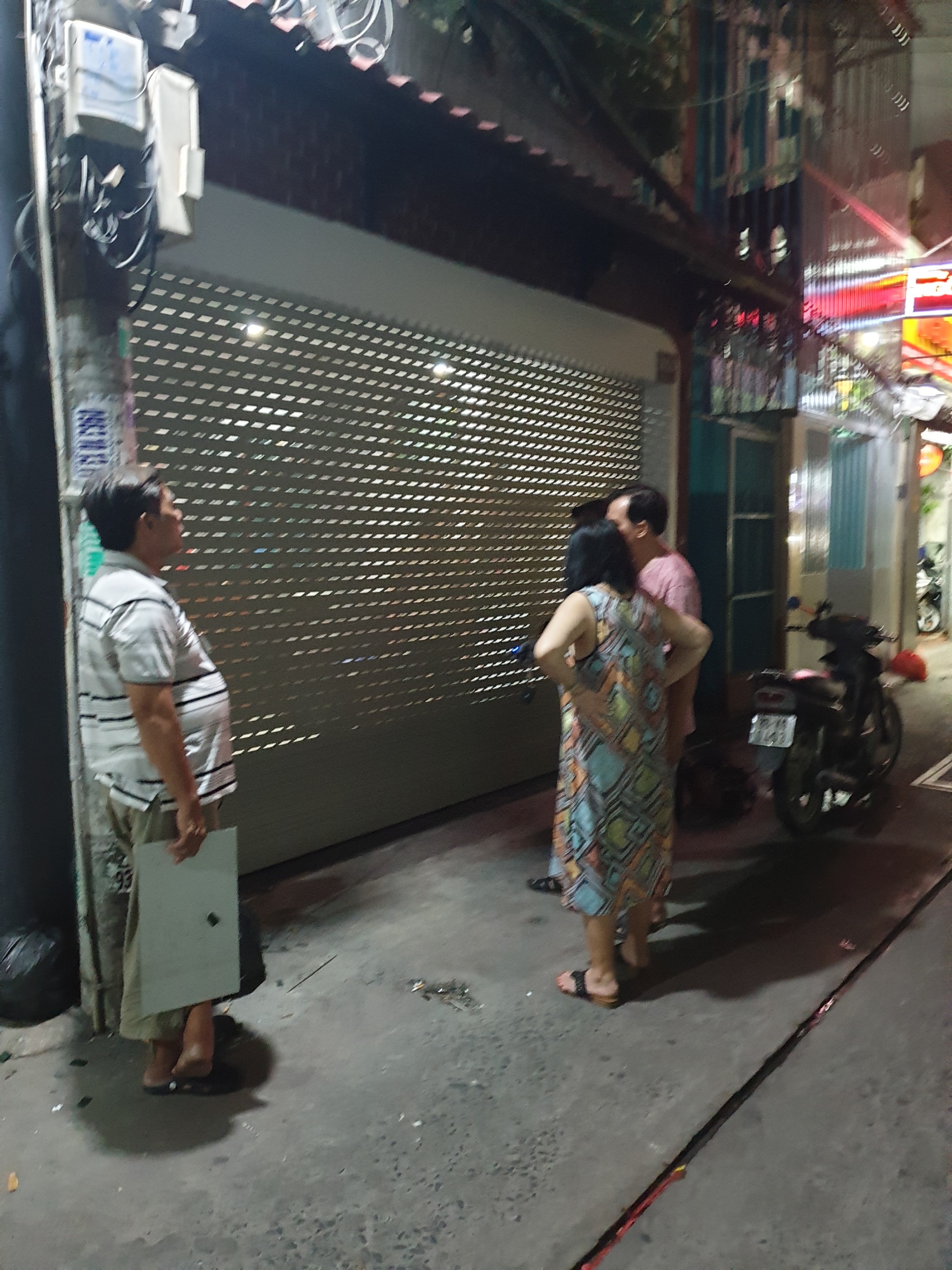 Cửa cuốn AustDoor Huyện Hóc Môn báo giá và lắp đặt Saodoor – Giải pháp tối ưu cho ngôi nhà và doanh nghiệp của bạn