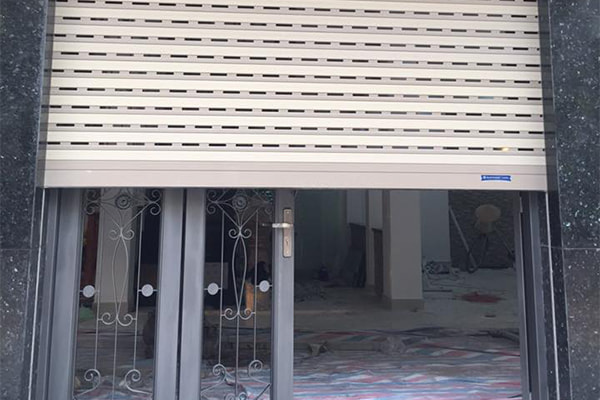 Cửa cuốn AustDoor Huyện Hóc Môn báo giá và lắp đặt Saodoor – Giải pháp tối ưu cho ngôi nhà và doanh nghiệp của bạn