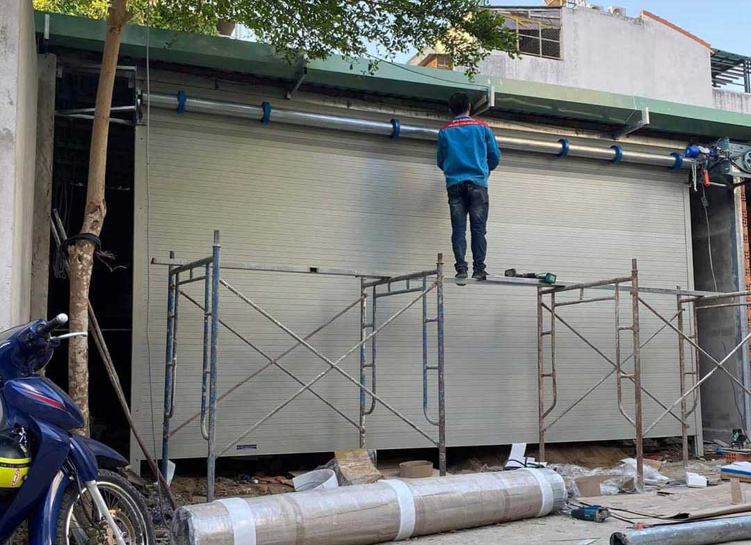 Hệ thống Lắp đặt cửa cuốn Austdoor Vĩnh Long chính hãng Uy tín giá tốt Saodoor – Giải pháp an toàn và hiện đại cho không gian của bạn