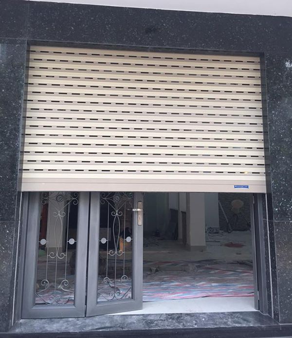 Khám Phá Báo Giá Lắp Đặt Cửa Cuốn AustDoor Tại Quận Tân Bình Với SaoDoor