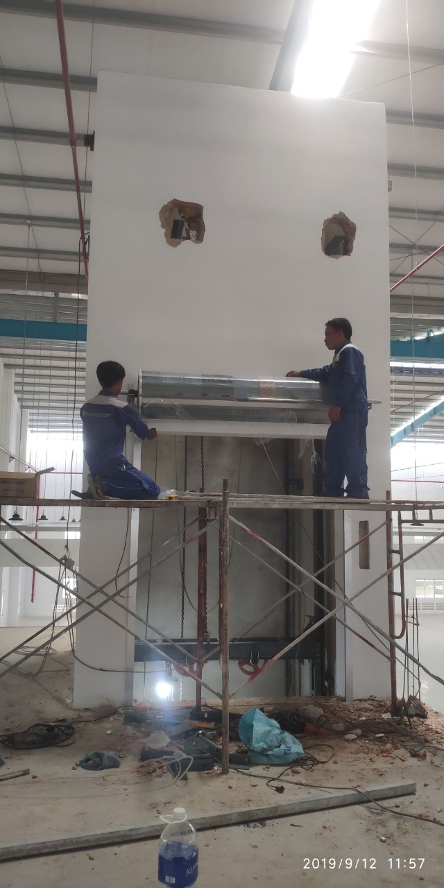 Lắp đặt cửa cuốn cho thang máy - Giải pháp tối ưu từ Austdoor để nâng cao an toàn và tiện ích