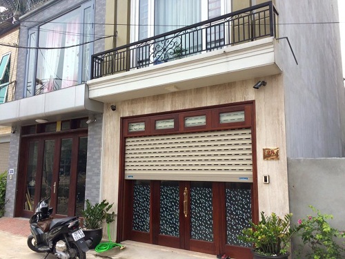 Mẫu cửa cuốn Nhà phố Gara - Thiết Kế Hiện Đại, Đẹp Nhất 2025 Cho Không Gian Sống Thoải Mái