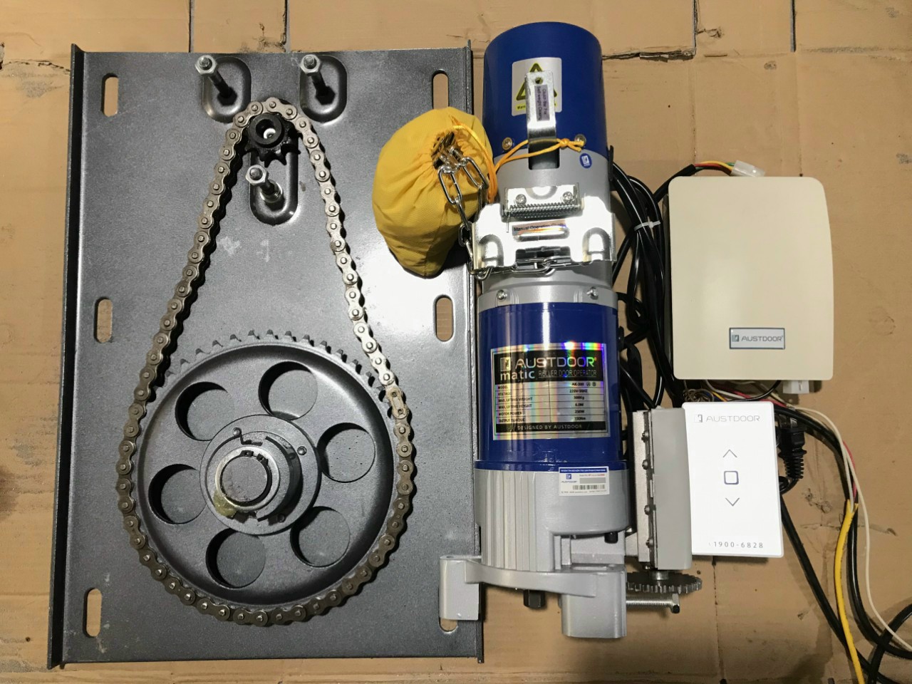 Motor cửa cuốn AustDoor huyện Bình Chánh Saodoor – Giải pháp an toàn và tiện lợi tối ưu cho không gian sống và kinh doanh