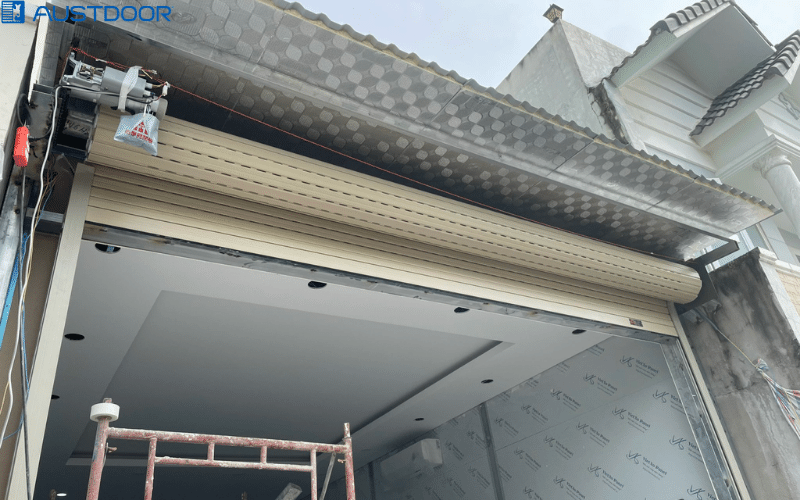 Motor cửa cuốn AustDoor Huyện Củ Chi SaoDoor – Giải pháp tối ưu cho nhà bạn và doanh nghiệp