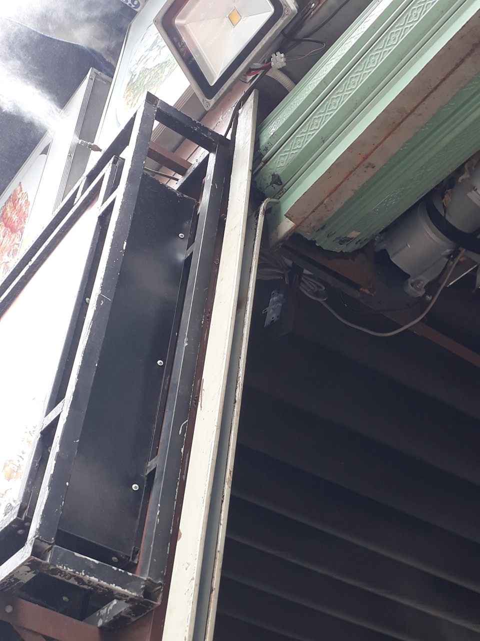 Sửa cửa cuốn AustDoor Huyện Bình Chánh SaoDoor - Giải pháp đáng tin cậy cho hệ thống cửa tự động của bạn