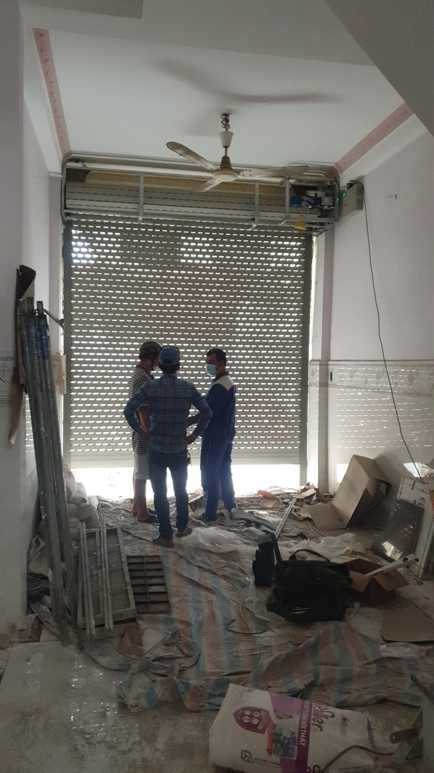Sửa Cửa Cuốn Austdoor Tại Quận 12 – Báo Giá Và Lắp Đặt Với Saodoor