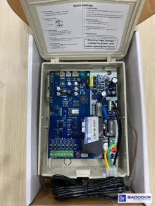 Hộp điều khiển cửa cuốn Austdoor Thuận An Bình Dương chính hãng an toàn 01