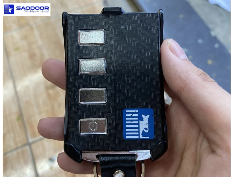 Remote điều khiển cửa cuốn từ xa phường An Phú Đông TP.HCM an toàn tiện lợi