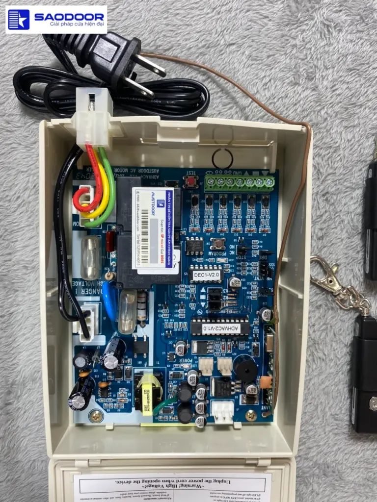 Remote điều khiển cửa cuốn từ xa phường Long Phước TP.HCM an toàn tiện lợi