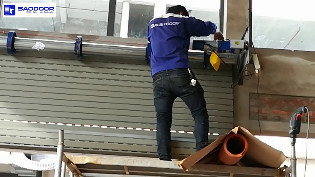Sửa cửa cuốn phường Phú Thạnh TP.HCM nhanh chóng an toàn giá tốt