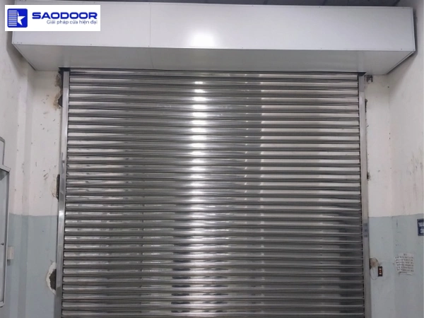 Cửa Cuốn Inox 6 Dem Chắc Chắn Bền Đẹp