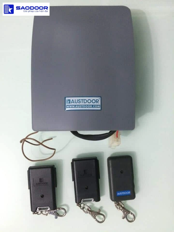 Remote điều khiển cửa cuốn từ xa phường Tân Phú TP.HCM an toàn tiện lợi