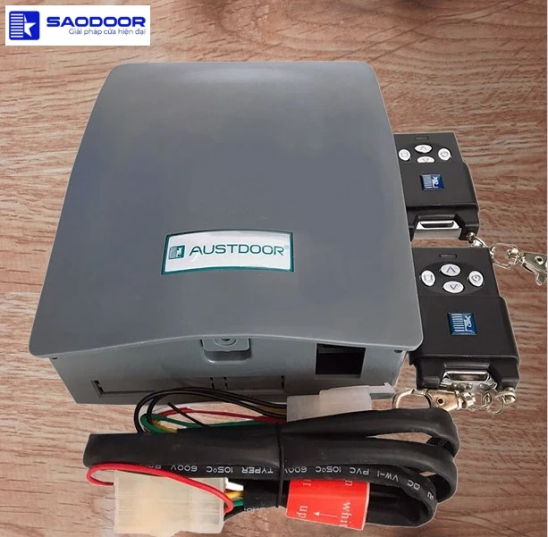 Remote điều khiển cửa cuốn từ xa phường Hạnh Thông TP.HCM an toàn tiện lợi