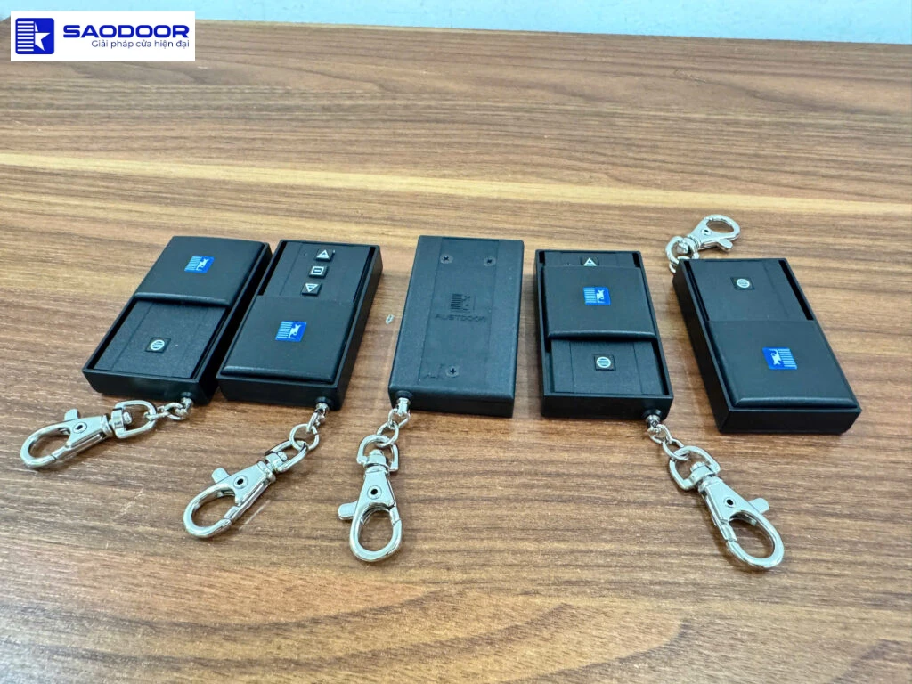 Remote điều khiển cửa cuốn từ xa phường Tân Hòa TP.HCM an toàn tiện lợi